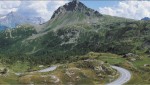 Beschwingt: Südlich des Passo del Bernina spielten die Straßenbauer auf dem Weg nach Poschiavo elegant mit dem Gelände